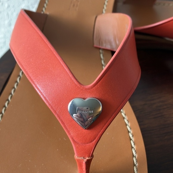 Coach: Ellis (FG 2097) Leather Slip On Thong Flip Flop- Silver Tone Heart- 9 - Picture 3 of 16